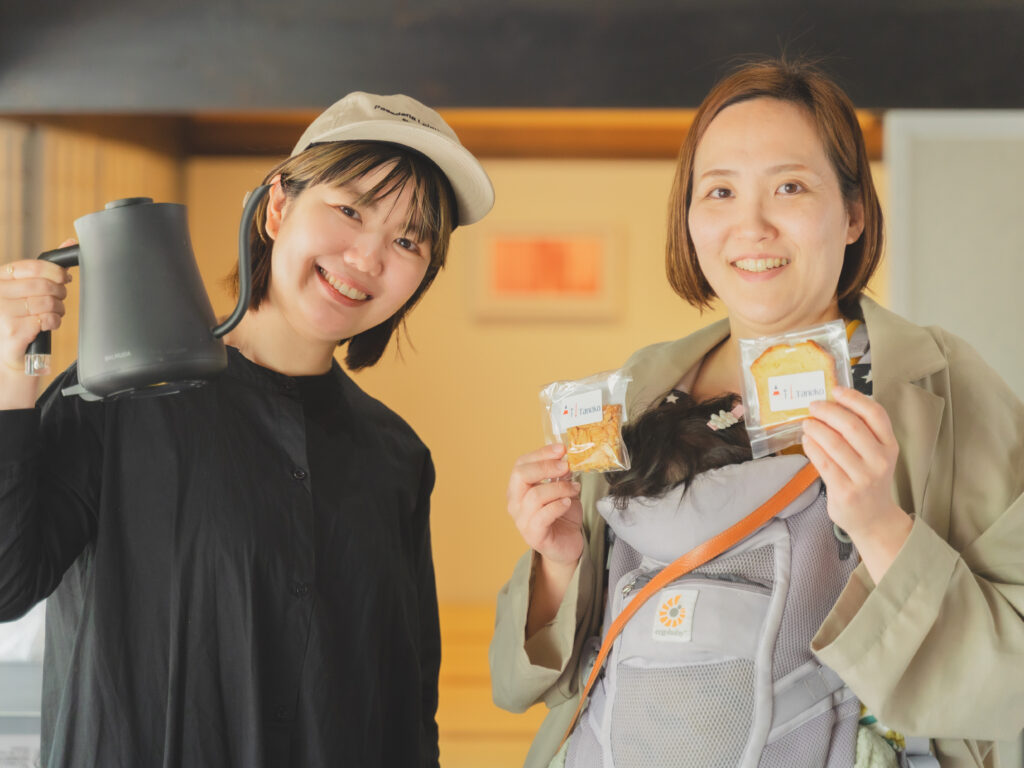 「Masako Mutsumi by Zengakuji free coffe」パティシエのMasako（右）と、コンセプターのMutsumi（左）