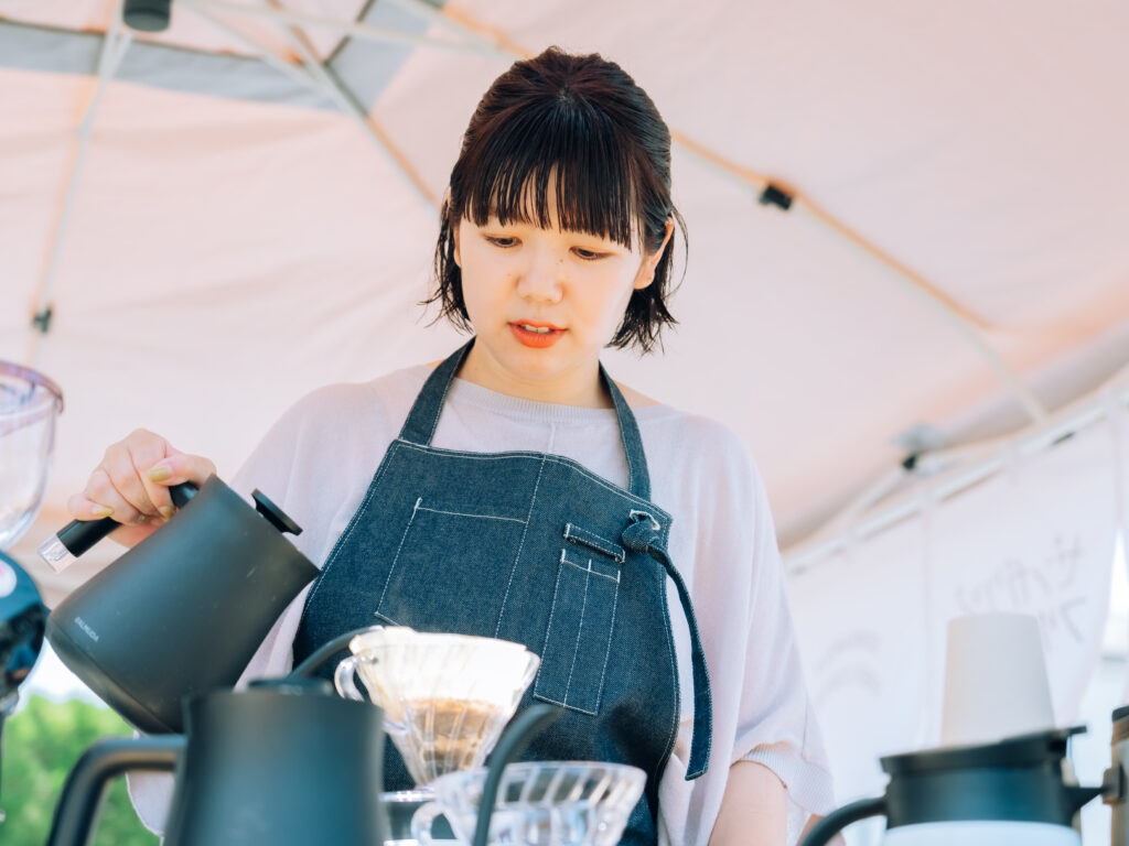 「ゼンガクジ フリー コーヒースタンド」オーナーバリスタのMutsumi