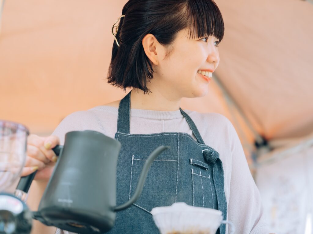 「ゼンガクジ フリー コーヒースタンド」オーナーバリスタのMutsumi