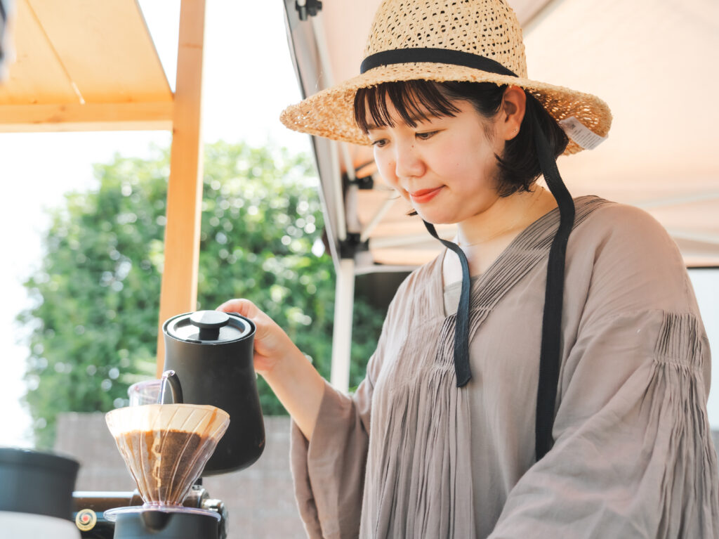 「ゼンガクジ フリー コーヒースタンド」オーナーバリスタのMutsumi