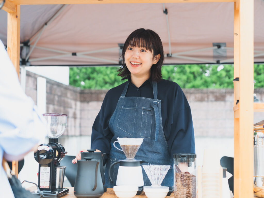 「ゼンガクジ フリー コーヒースタンド」オーナーバリスタのMutsumi