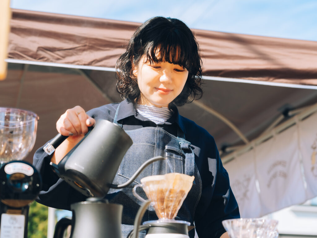 「ゼンガクジ フリー コーヒースタンド」オーナーバリスタのMutsumi