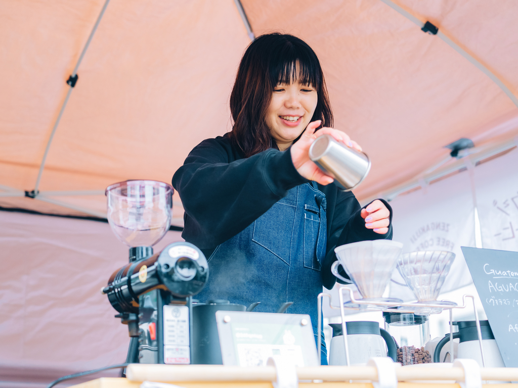 「ゼンガクジ フリー コーヒースタンド」オーナーバリスタのMutsumi