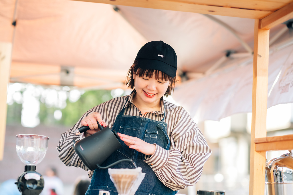 「ゼンガクジ フリー コーヒースタンド」オーナーバリスタのMutsumi